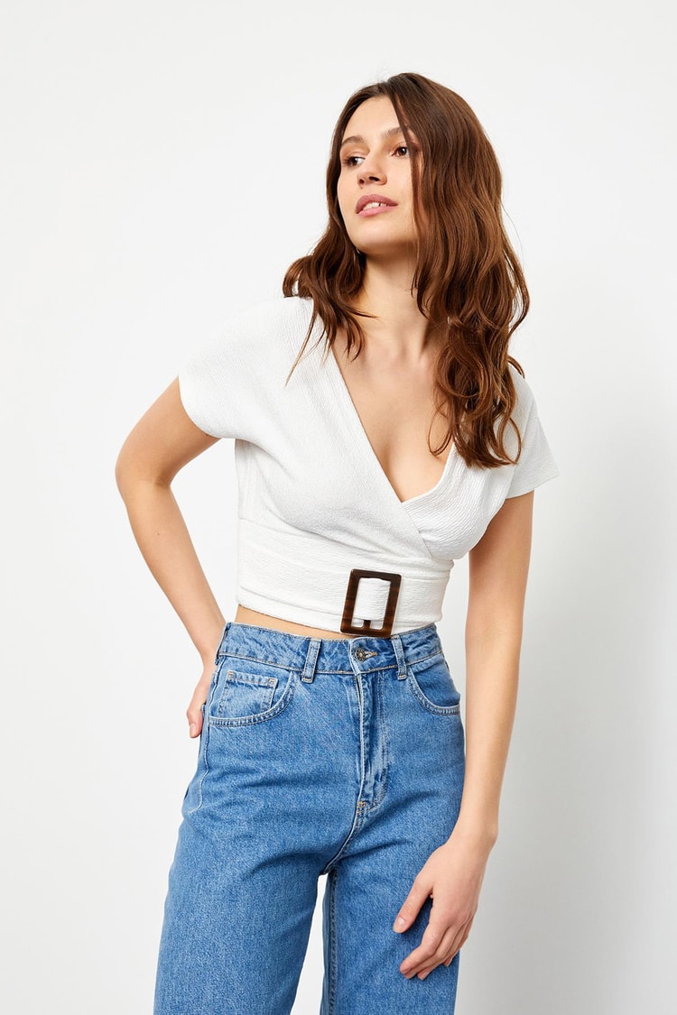 Ekru Kuşaklı Kemik Kemer Tokalı Kısa Kol Crop Bluz Kadın Bluz modelleri