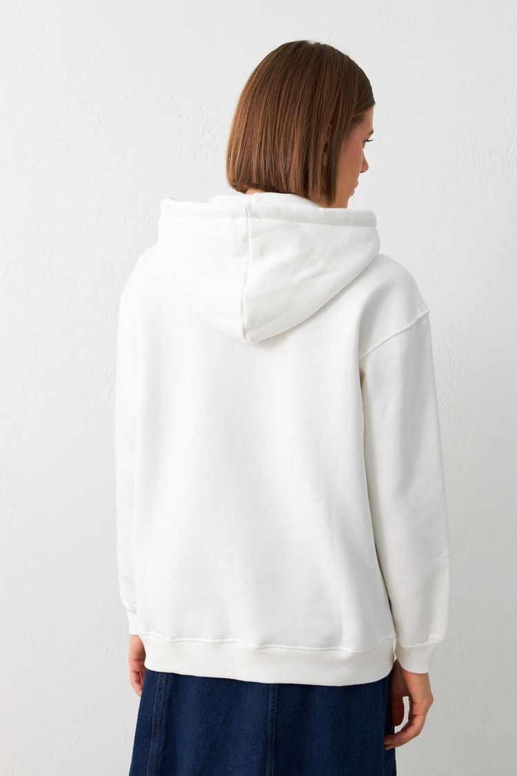 Ekru Şapka Ve Cep Detaylı Uzun Kollu Sweatshirt Kadın Kategorisiz modelleri