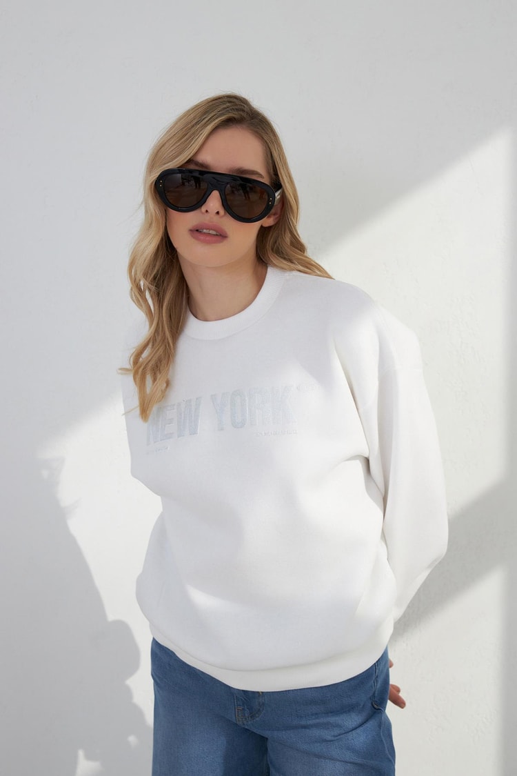 Ekru Sim Ve Baskı Detaylı Bisiklet Yaka Uzun Kollu Sweatshirt Kadın Kategorisiz modelleri