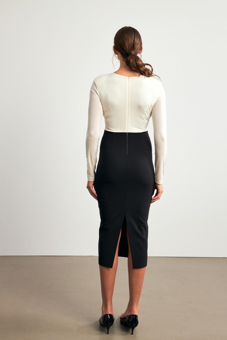 Ekru-Siyah Drape Detaylı Bluz Etek Görünümlü Midi Boy Elbise Kadın Kategorisiz modelleri