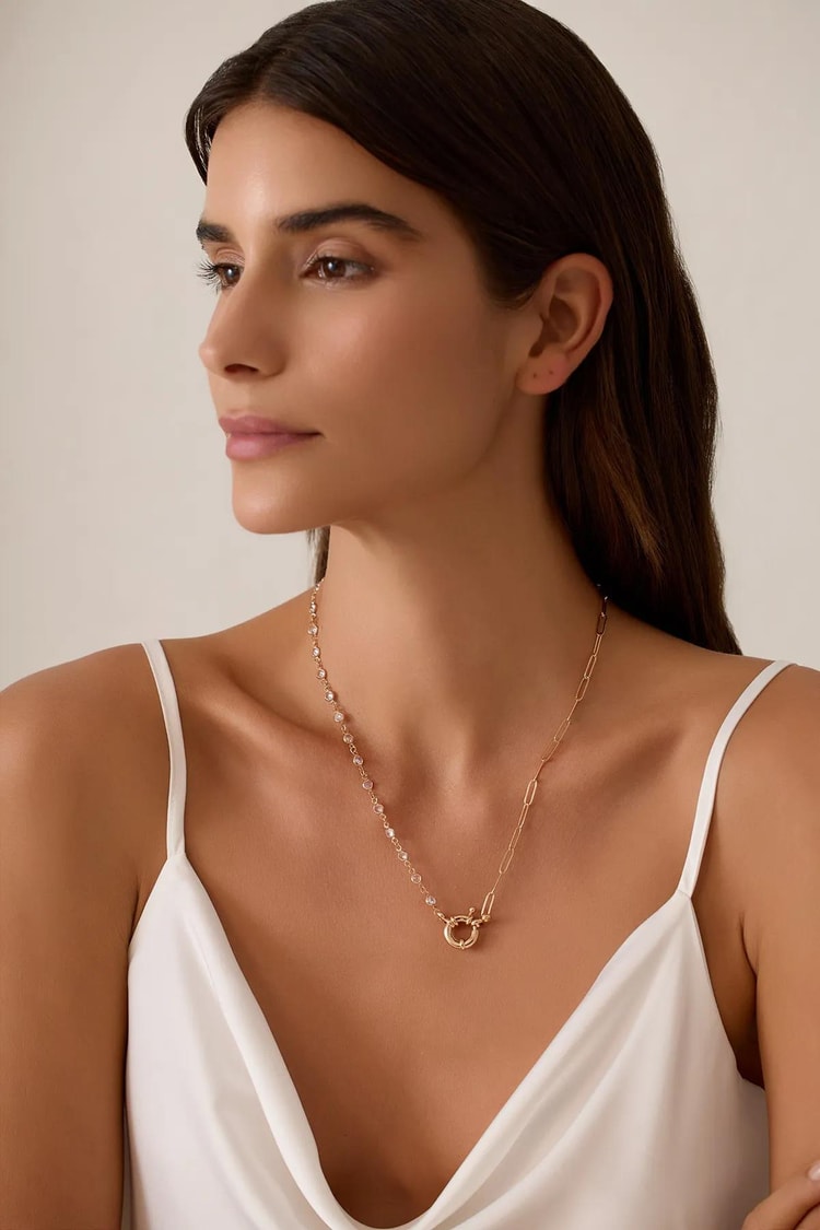 Ekru Tek Tarafı Taş Detaylı Dümen Kilitli Rose Gold Vıp Kolye Kadın Kategorisiz modelleri