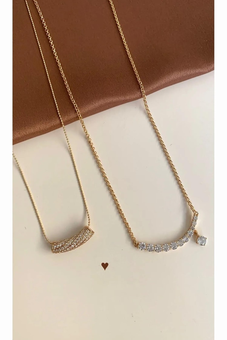 Ekru Yarım Ay Şeklinde Sıralı Taşlı Rose Gold Vıp Kolye Kadın Kategorisiz modelleri