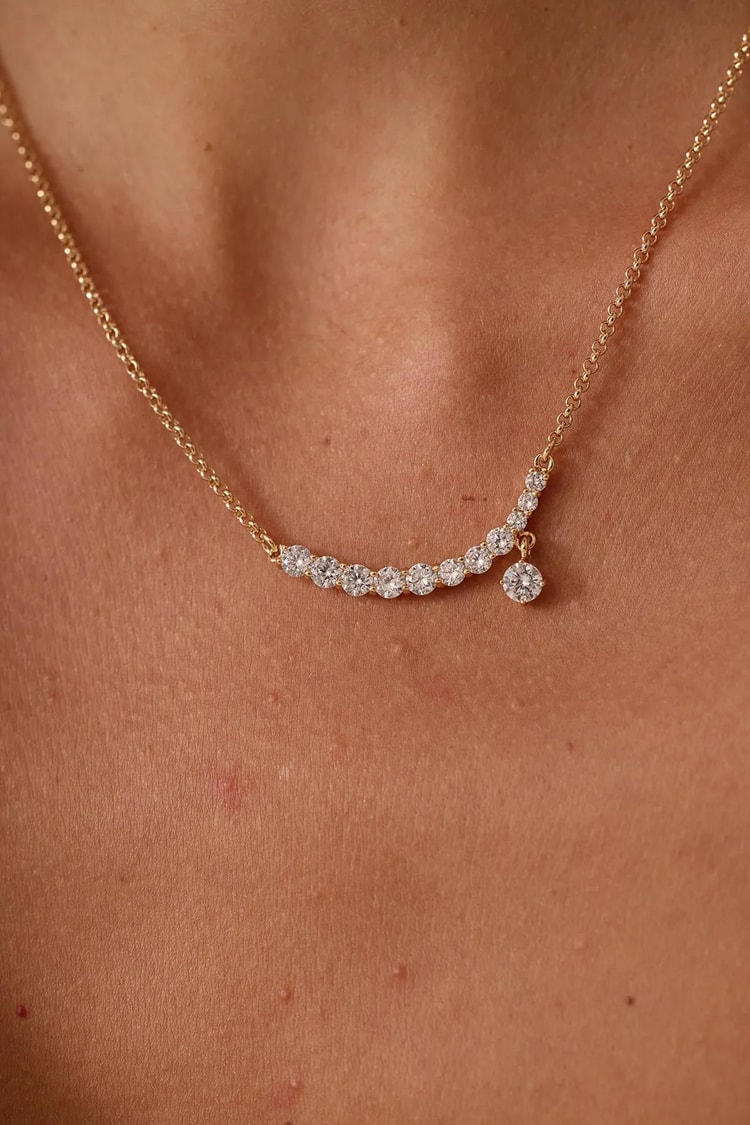 Ekru Yarım Ay Şeklinde Sıralı Taşlı Rose Gold Vıp Kolye Kadın Kategorisiz modelleri