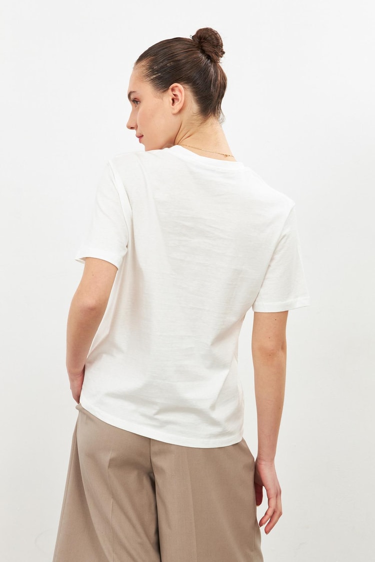 Ekru Yazı Baskılı T-Shirt Kadın T-Shirt modelleri