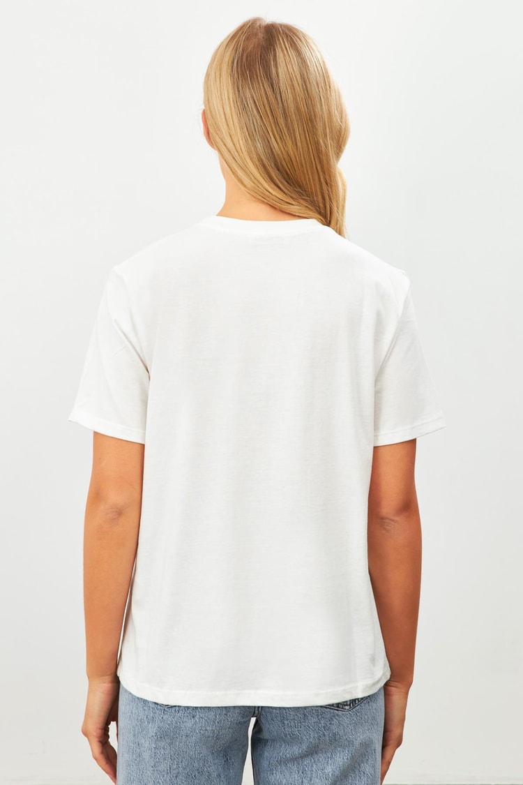 Ekru Yıldız Detaylı Basic T-Shirt Kadın T-Shirt modelleri
