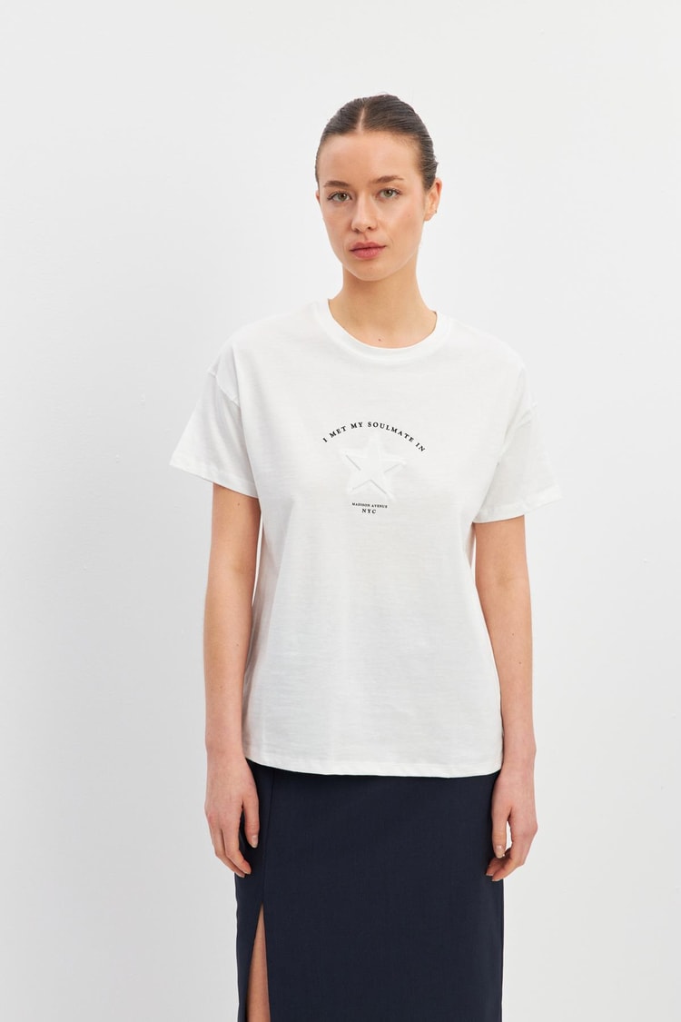 Ekru Yıldız Detaylı Baskılı Bisiklet Yaka T-Shirt Kadın T-Shirt modelleri