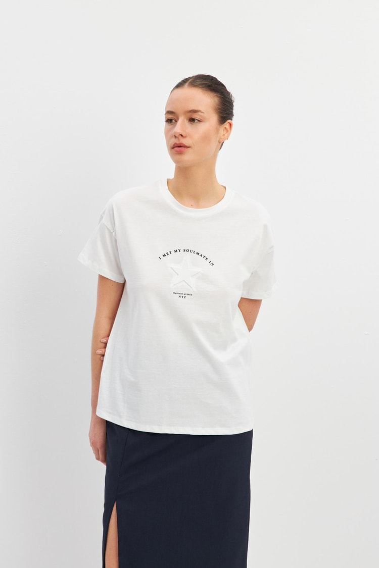 Ekru Yıldız Detaylı Baskılı Bisiklet Yaka T-Shirt Kadın T-Shirt modelleri