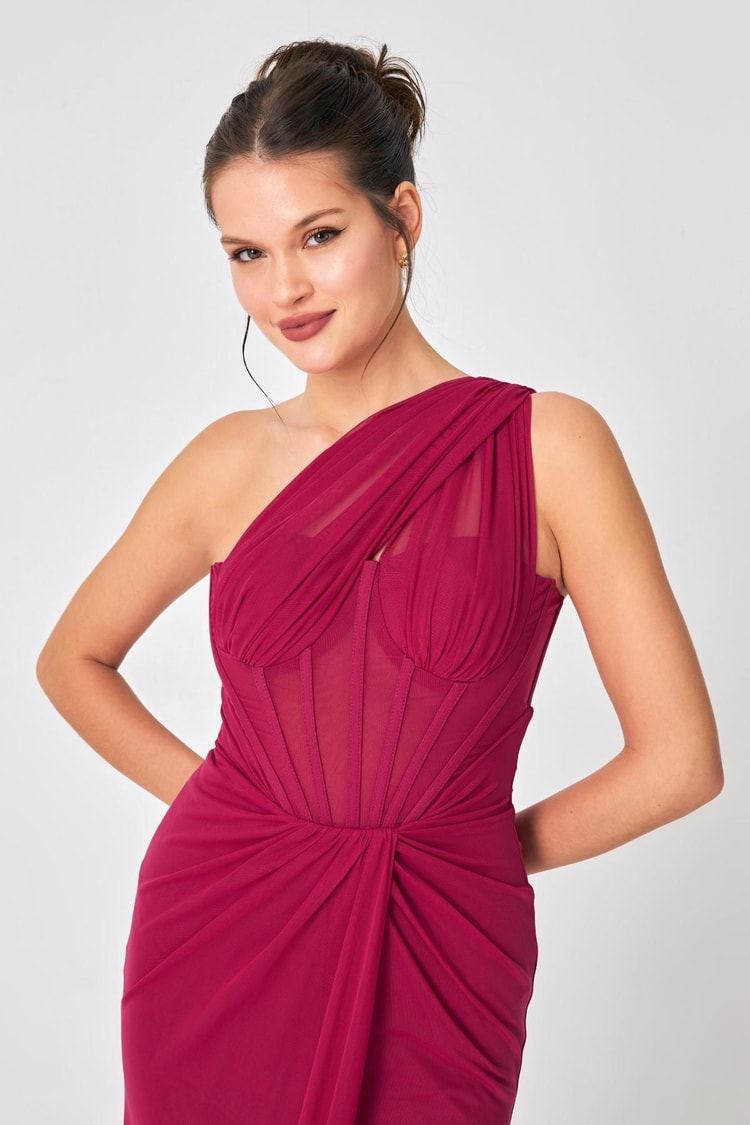 Fuşya Balen Ve Drape Detaylı Tek Omuz Abiye Kadın Kategorisiz modelleri