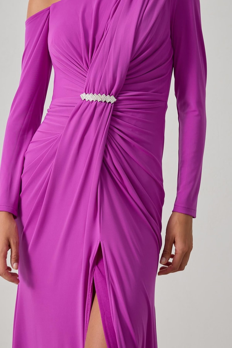 Fuşya Düşük Omuz Ve Drape Detaylı Yırtmaçlı Uzun Abiye Elbise Kadın Abiye Elbise modelleri