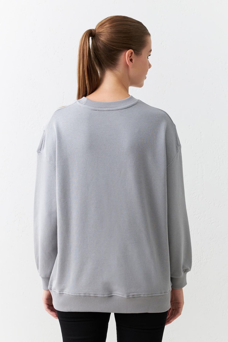 Gri Baskı Ve Bisiklet Yaka Uzun Kollu Omuz Detaylı Sweatshirt Kadın Kategorisiz modelleri