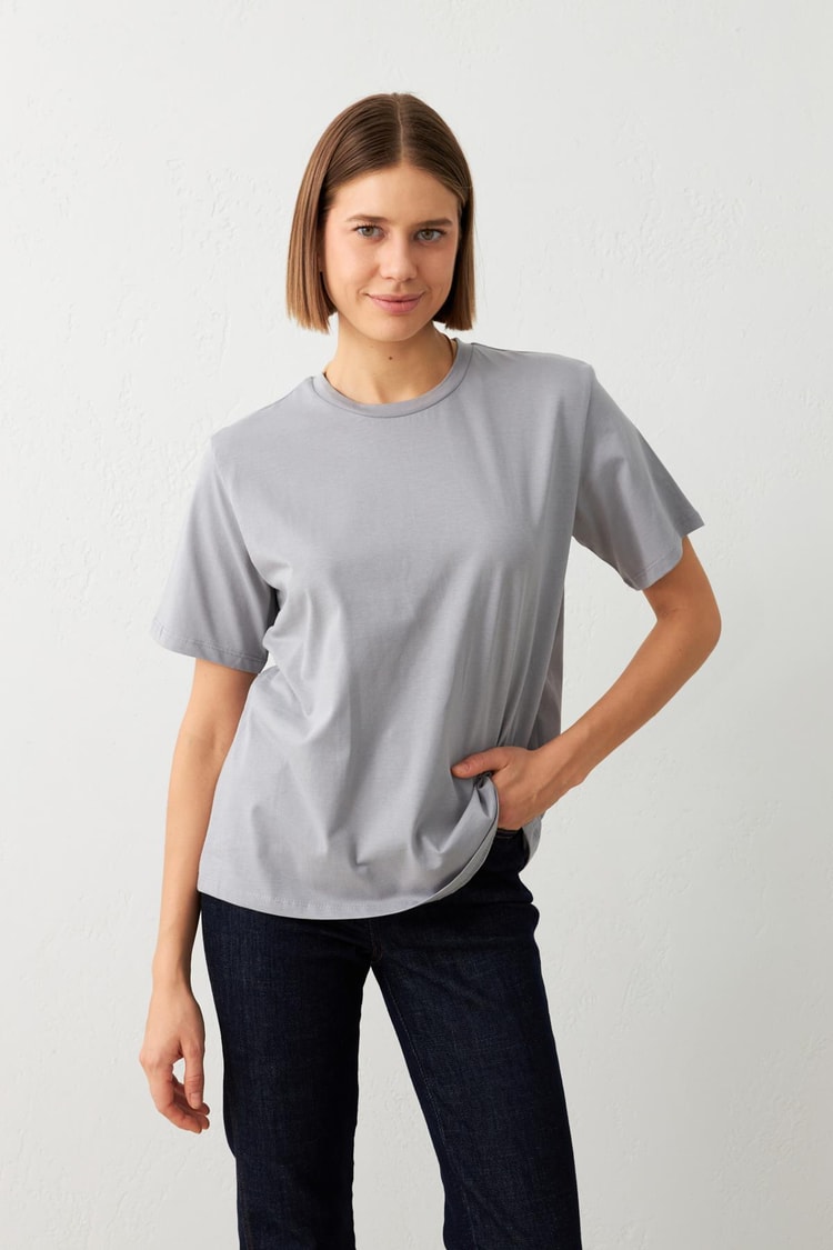 Gri Bisiklet Yaka Düz T-Shirt Kadın T-Shirt modelleri
