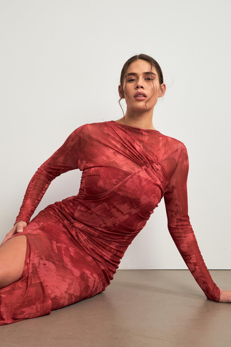 Kırmızı Drape Detaylı Midi Boy Uzun Kollu Desenli Elbise Kadın Kategorisiz modelleri