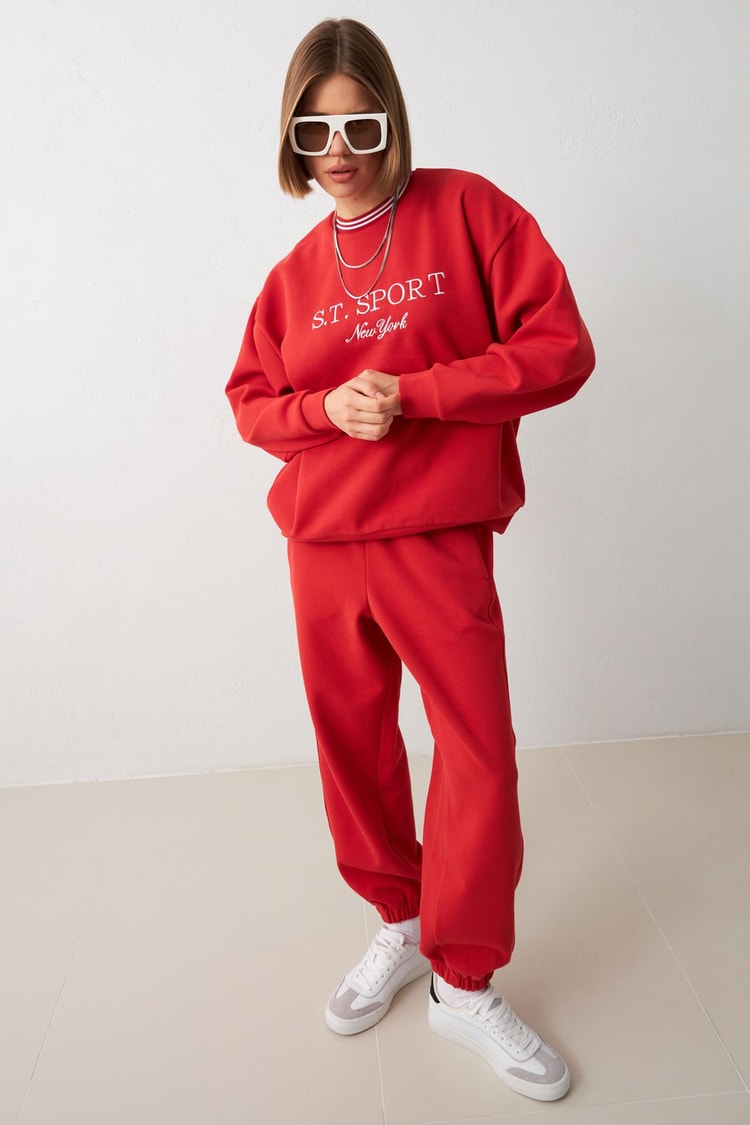 Kırmızı Yaka Detaylı Uzun Kollu Baskı Detaylı Sweatshirt Kadın Kategorisiz modelleri