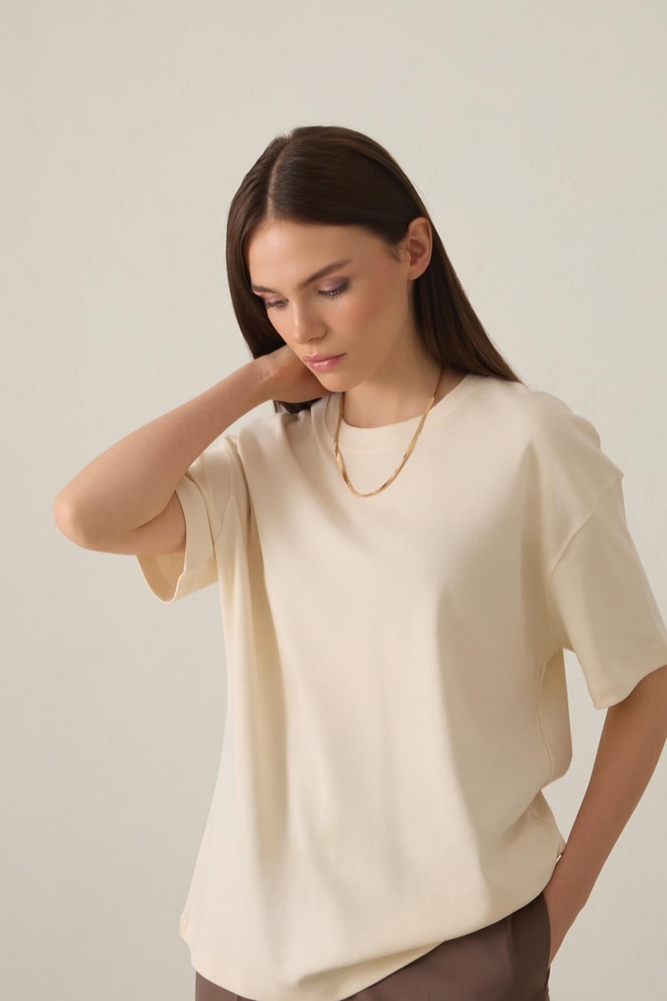 Krem %100 Pamuklu Bisiklet Yaka Basic Kısa Kollu T-Shirt Kadın T-Shirt modelleri