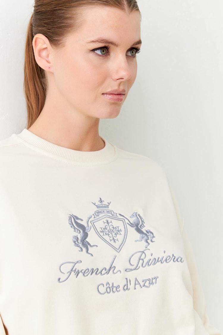 Krem Bisiklet Yaka Baskı Detaylı Uzun Kollu  Sweatshirt Kadın Kategorisiz modelleri