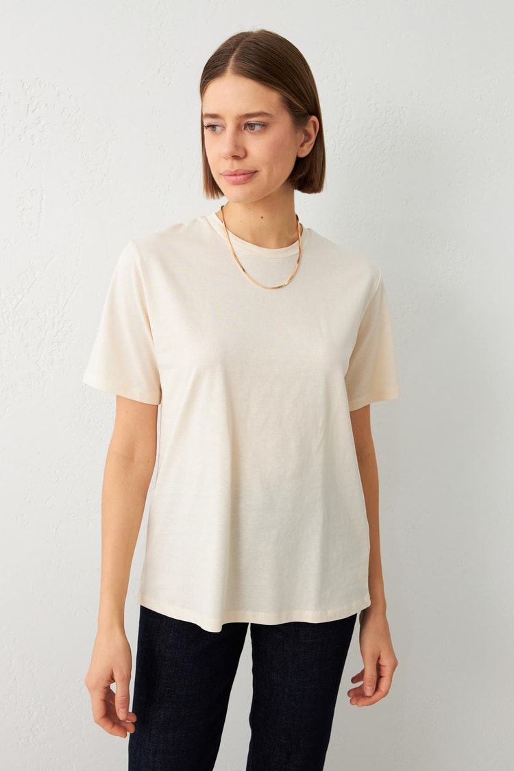 Krem Bisiklet Yaka Düz T-Shirt Kadın Kategorisiz modelleri