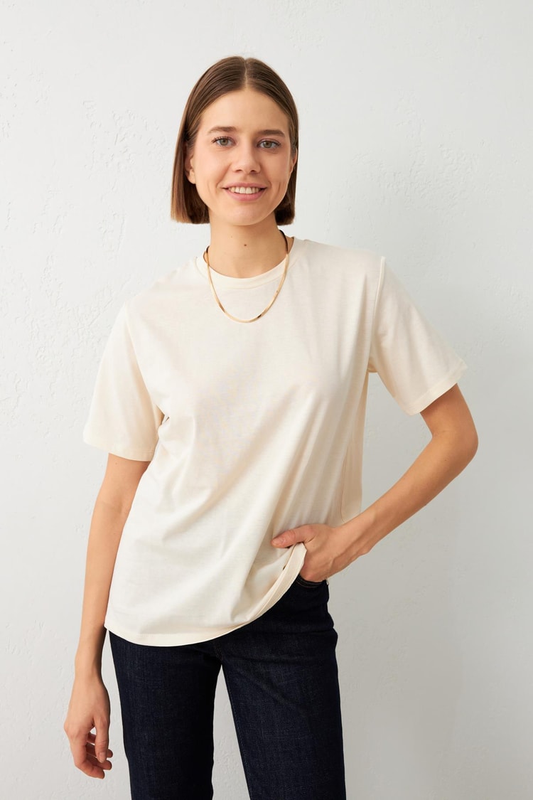Krem Bisiklet Yaka Düz T-Shirt Kadın Kategorisiz modelleri
