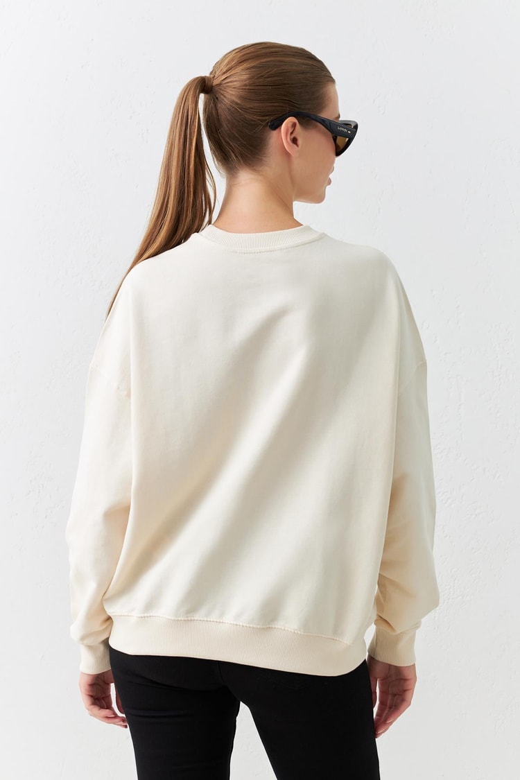 Krem Bisiklet Yaka Mini Baskı Detaylı Uzun Kollu Sweatshirt  Kadın Kategorisiz modelleri