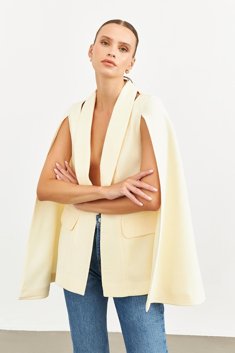 Krem Kol Detaylı Ceket Kadın Kategorisiz modelleri
