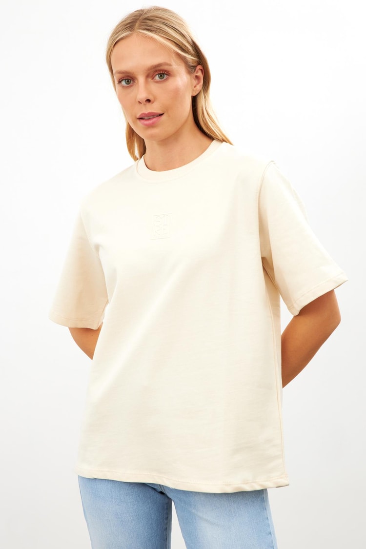 Krem Setre Logo Detaylı Oversize Kısa Kollu T-Shirt Kadın Kategorisiz modelleri