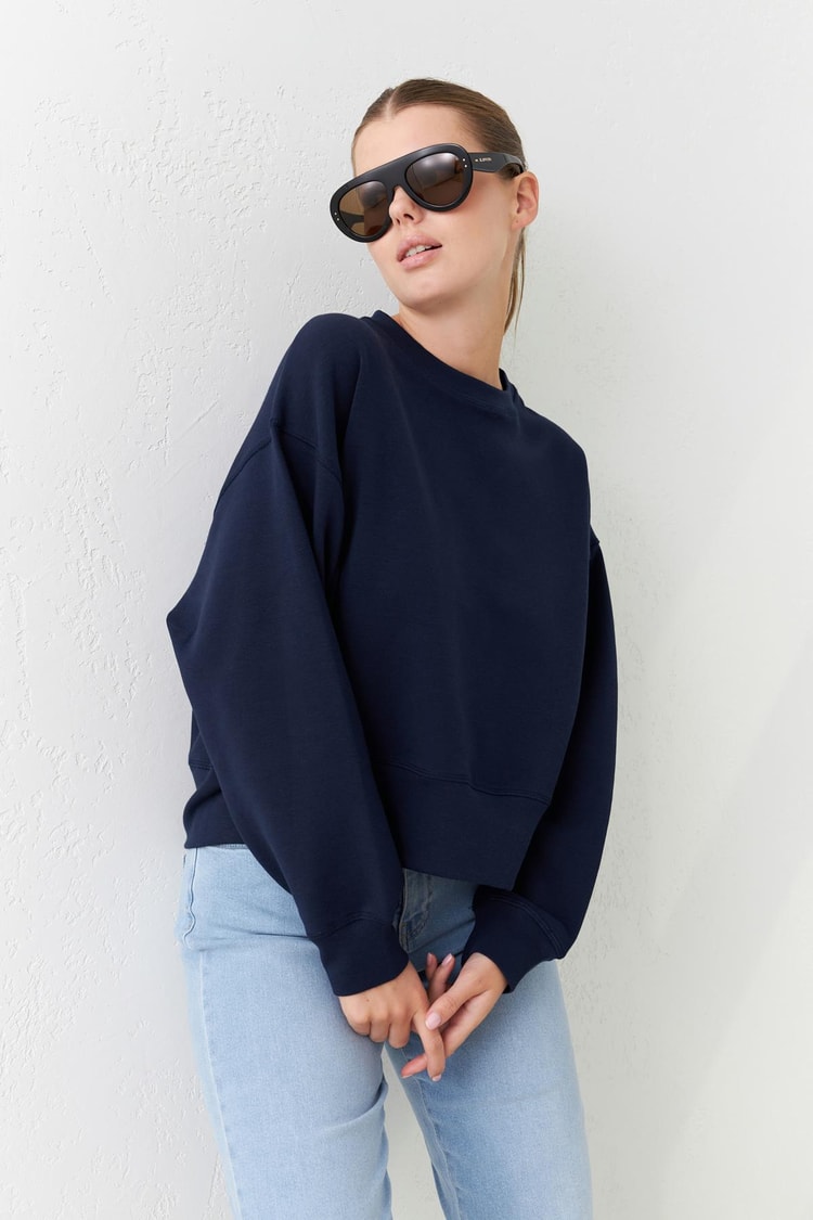 Lacivert Bisiklet Yaka Uzun Kollu Sweatshirt Kadın Kategorisiz modelleri