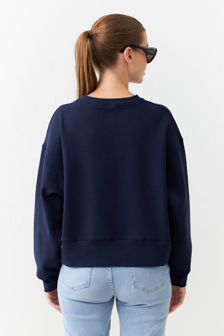 Lacivert Bisiklet Yaka Uzun Kollu Sweatshirt Kadın Kategorisiz modelleri
