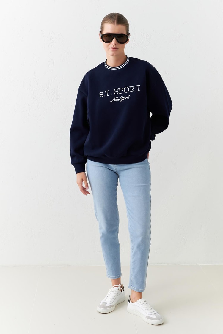 Lacivert Yaka Detaylı Uzun Kollu Baskı Detaylı Sweatshirt Kadın Sweatshirt modelleri