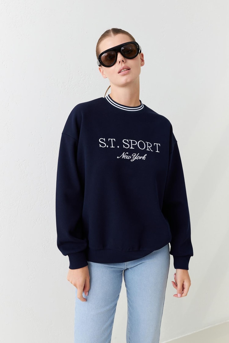 Lacivert Yaka Detaylı Uzun Kollu Baskı Detaylı Sweatshirt Kadın Sweatshirt modelleri