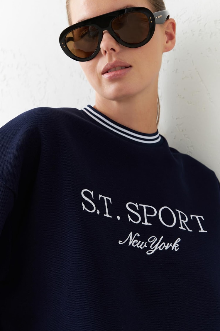Lacivert Yaka Detaylı Uzun Kollu Baskı Detaylı Sweatshirt Kadın Sweatshirt modelleri