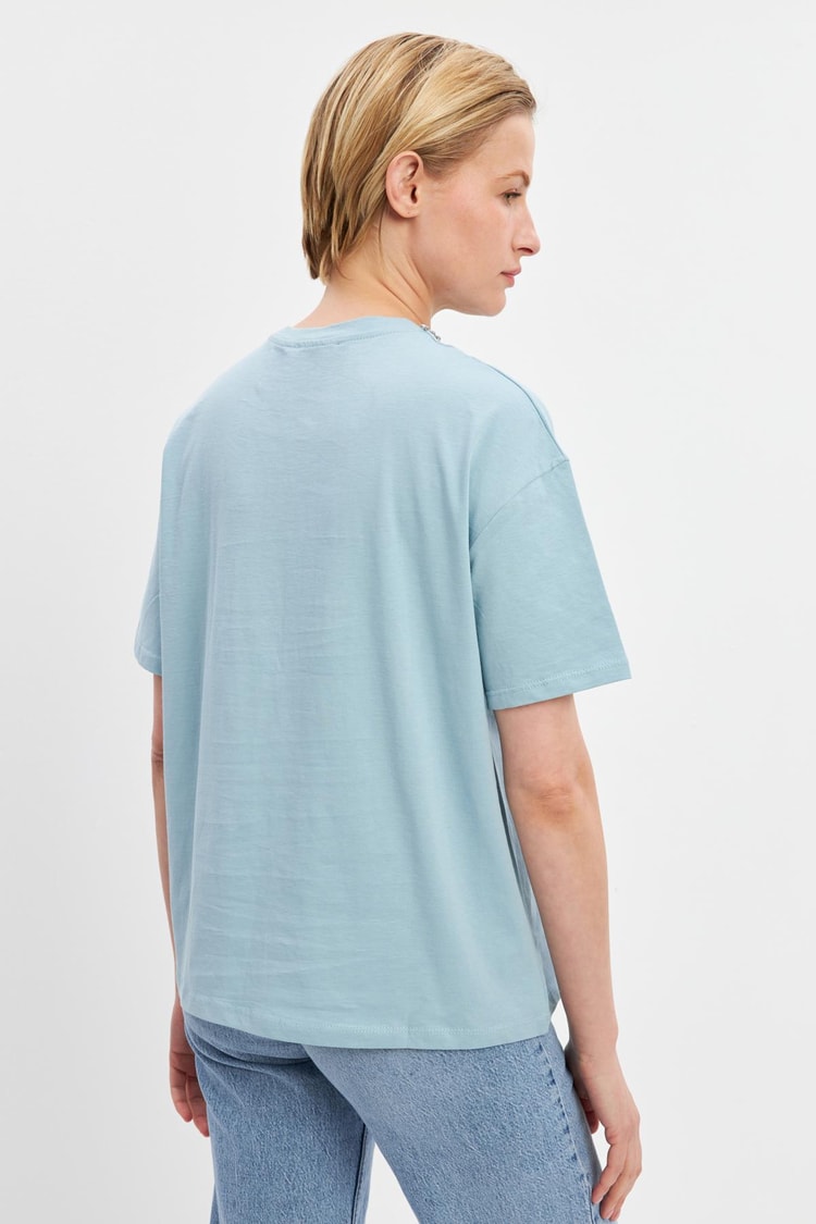 Mavi Bisiklet Yaka Taş Detayllı Mini Baskılı T-Shirt Kadın Kategorisiz modelleri