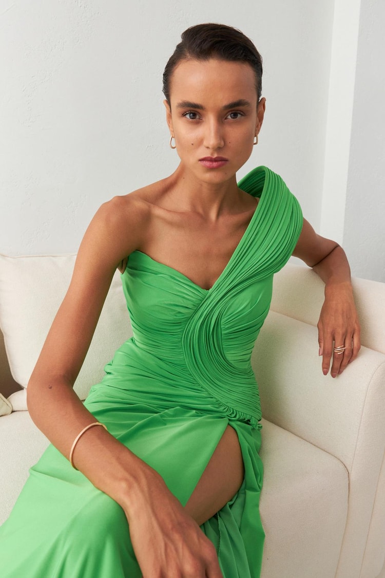 Neon Yeşil Drape Detaylı Tek Omuz Belden Oturtmalı Yırtmaçlı Midi Boy Abiye Elbise Kadın Kategorisiz modelleri