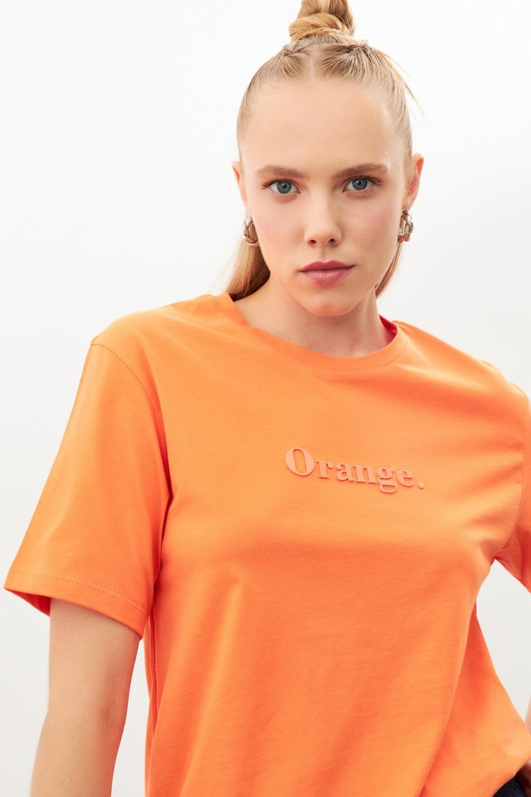 Oranj Kabartmalı Bisiklet Yaka T-Shirt Kadın T-Shirt modelleri