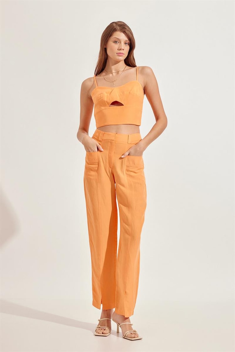 Oranj Pencere Detaylı İnce Askılı Crop Bluz Yüksek Bel Bol Paça Pantolon Takım Kadın Takım Elbise modelleri
