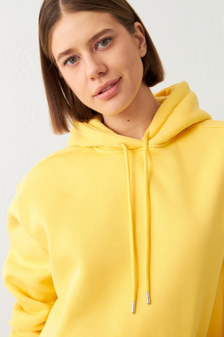Sarı Şapka Ve Cep Detaylı Uzun Kollu Sweatshirt Kadın Kategorisiz modelleri
