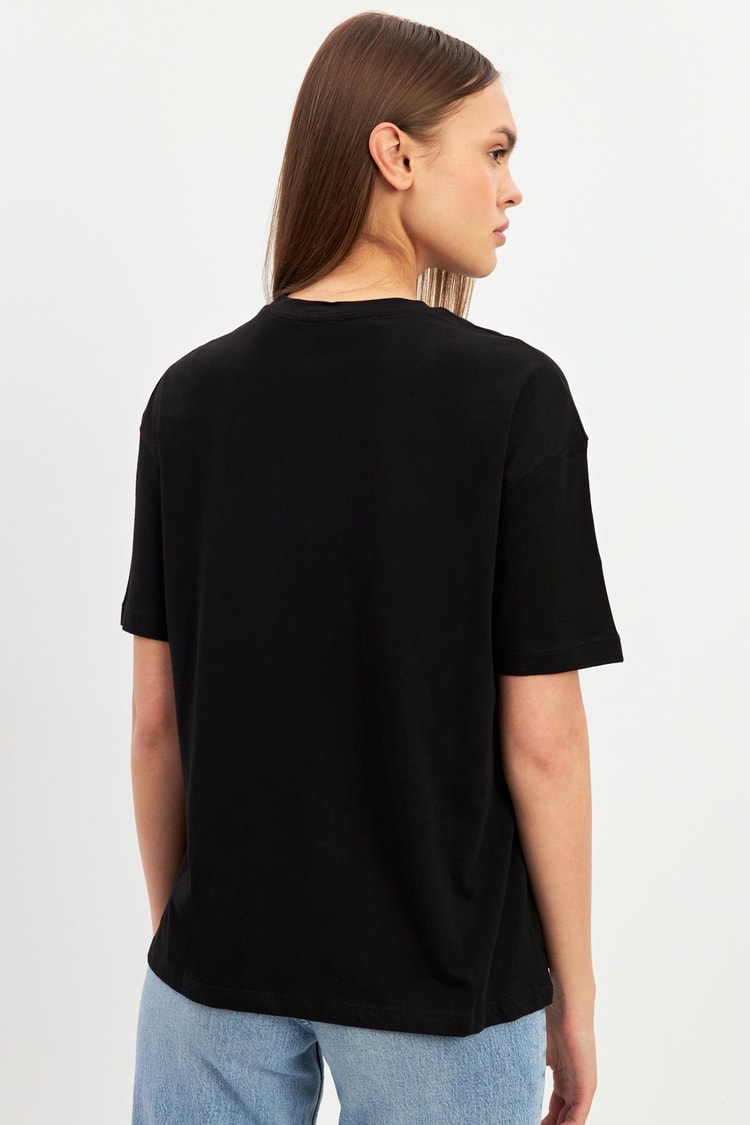 Siyah Baskı Detaylı Bisiklet Yaka Basic T-Shirt Kadın T-Shirt modelleri
