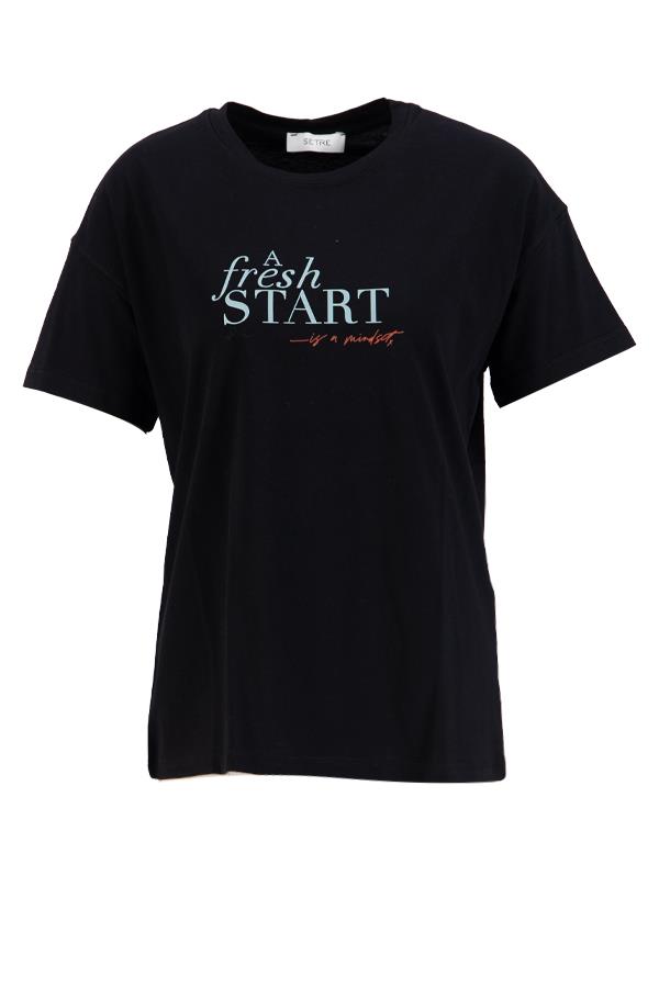 Siyah Baskı Detaylı Kısa Kollu T-Shirt Kadın T-Shirt modelleri