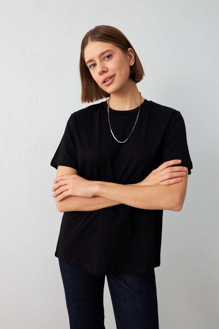 Siyah Bisiklet Yaka Düz T-Shirt Kadın T-Shirt modelleri