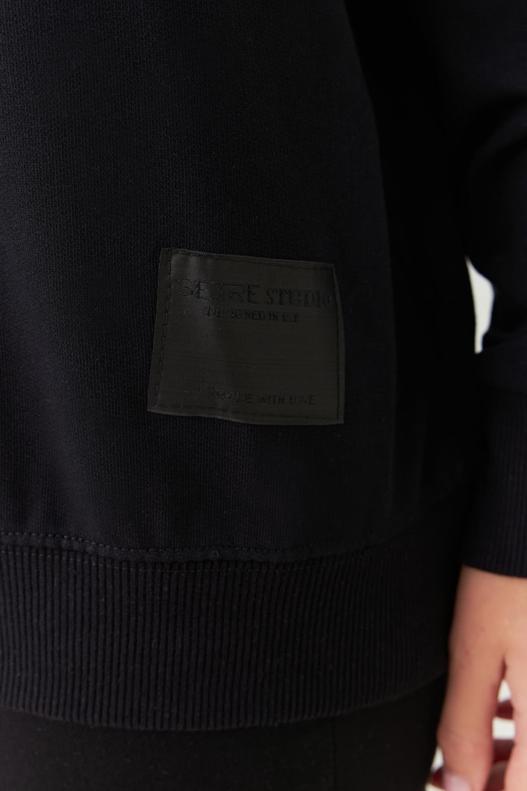 Siyah Bisiklet Yaka Mini Baskı Detaylı Uzun Kollu Sweatshirt  Kadın Kategorisiz modelleri