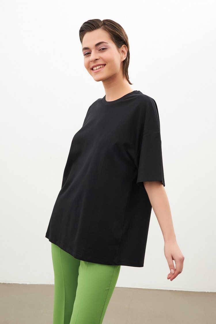 Siyah Bisiklet Yaka Oversize Düz T-Shirt Kadın T-Shirt modelleri
