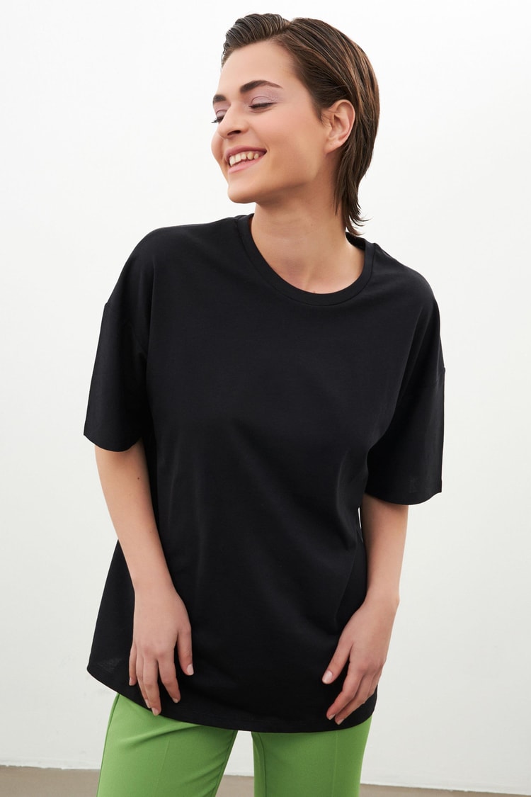 Siyah Bisiklet Yaka Oversize Düz T-Shirt Kadın T-Shirt modelleri