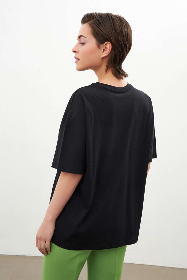 Siyah Bisiklet Yaka Oversize Düz T-Shirt Kadın T-Shirt modelleri