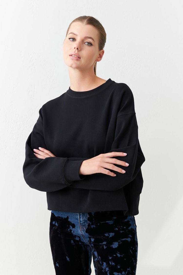 Siyah Bisiklet Yaka Uzun Kollu Sweatshirt Kadın Kategorisiz modelleri