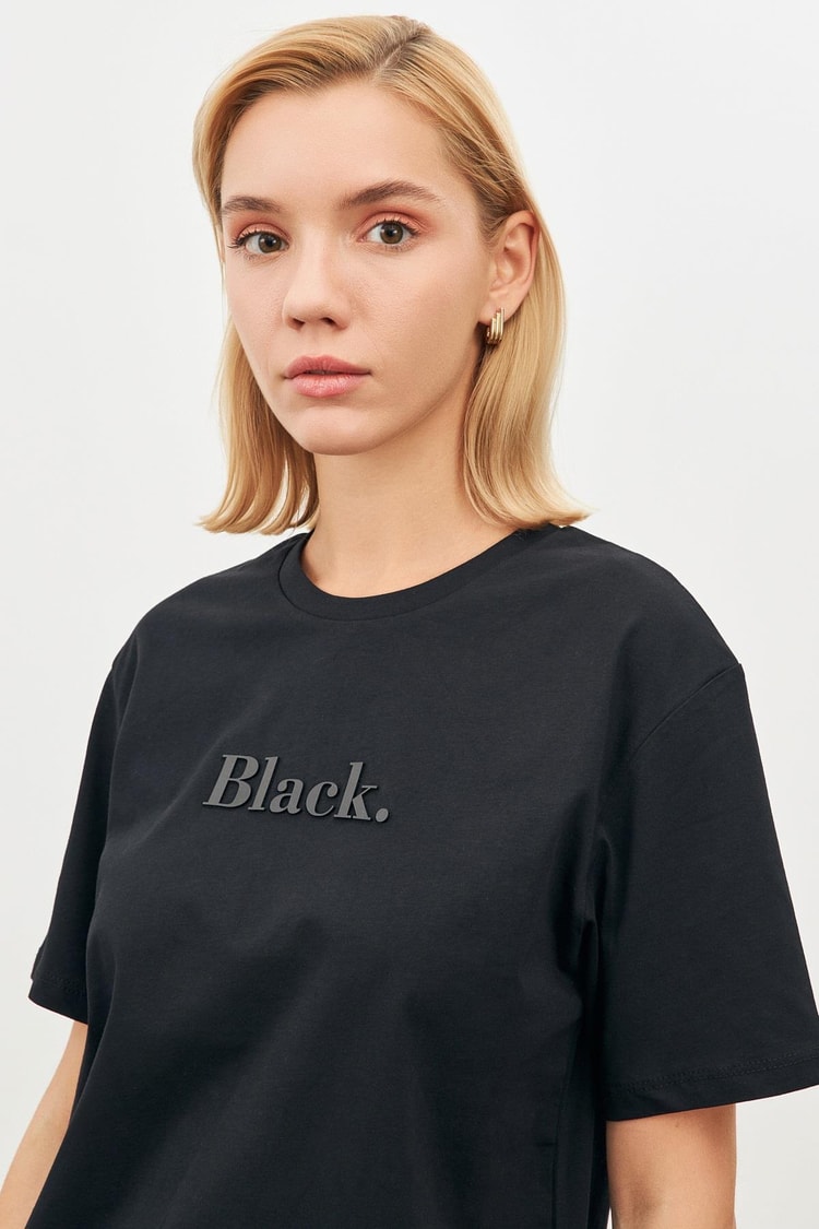 Siyah Kabartmalı Bisiklet Yaka T-Shirt Kadın T-Shirt modelleri