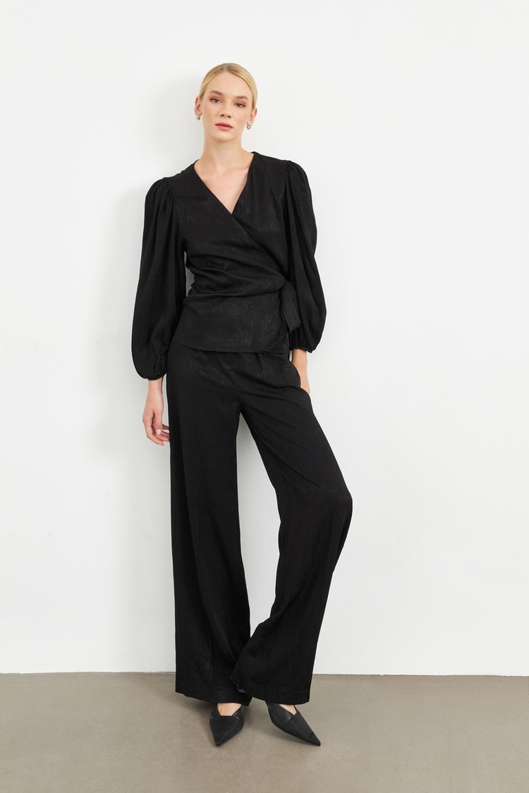 Siyah Kruvaze Ve Drape Detaylı Bluz Kadın Bluz modelleri