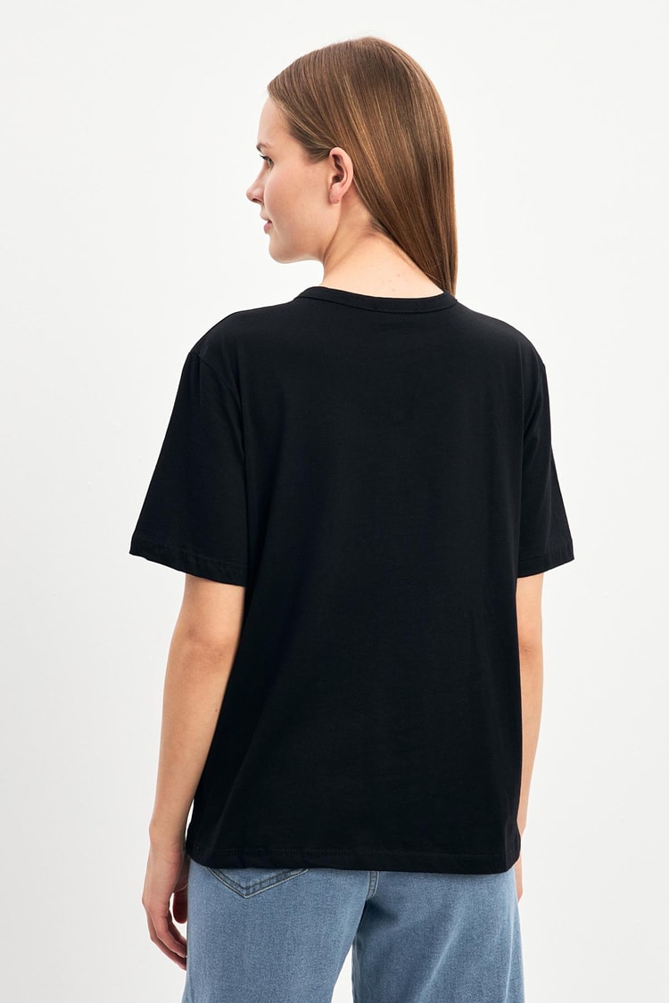 Siyah Mini Baskı Ve Taş Detaylı Bisiklet Yaka Kısa Kollu T-Shirt Kadın Kategorisiz modelleri