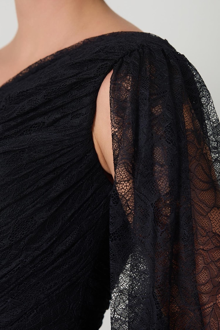 Siyah Tek Kol Dantel Ve Drape Detaylı Abiye Elbise Kadın Kategorisiz modelleri