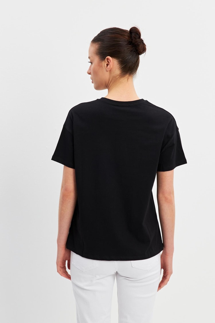 Siyah Yıldız Detaylı Baskılı Bisiklet Yaka T-Shirt Kadın T-Shirt modelleri