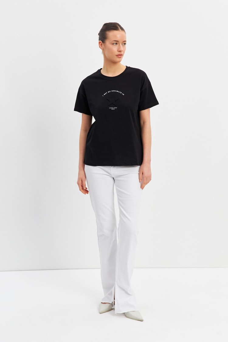 Siyah Yıldız Detaylı Baskılı Bisiklet Yaka T-Shirt Kadın T-Shirt modelleri