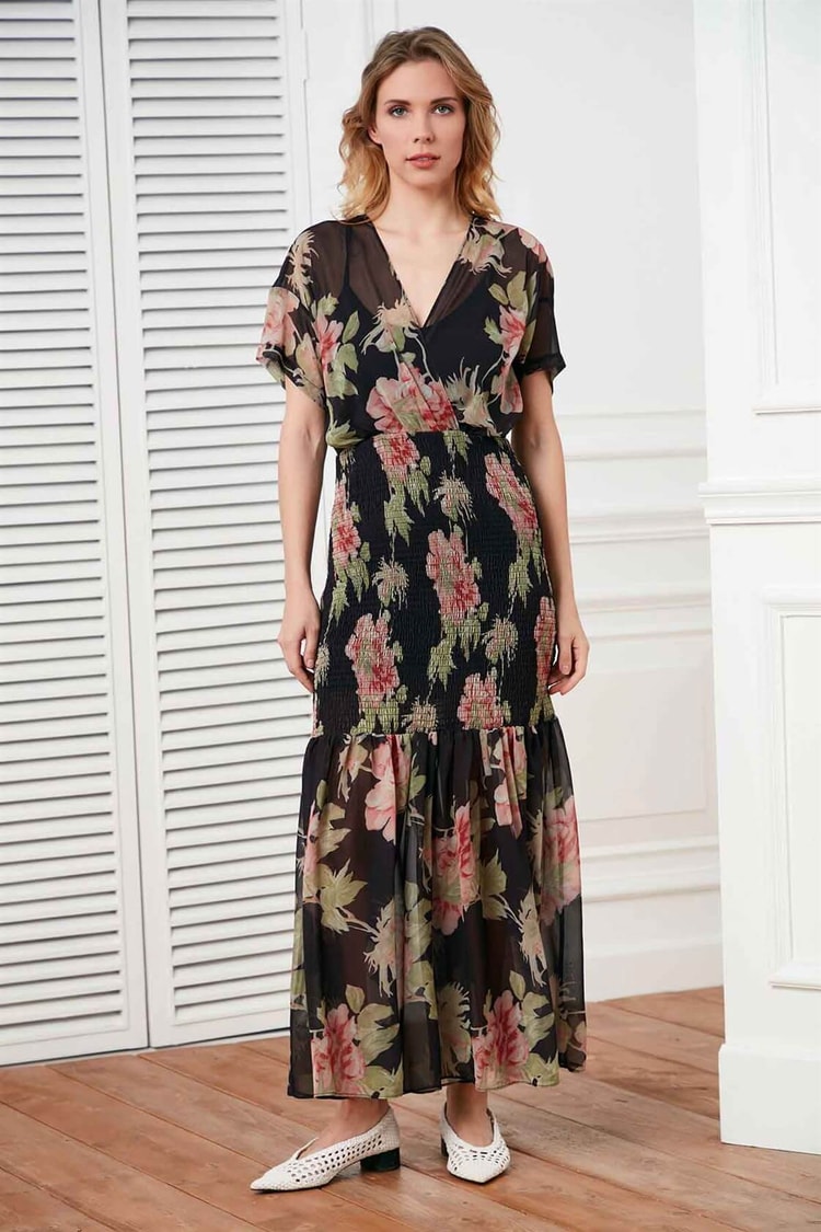 Siyah  V Yaka Bele Oturan Astarlı Yarım Kol Maxi Boy Floral Desen ElbiseST050S4063501