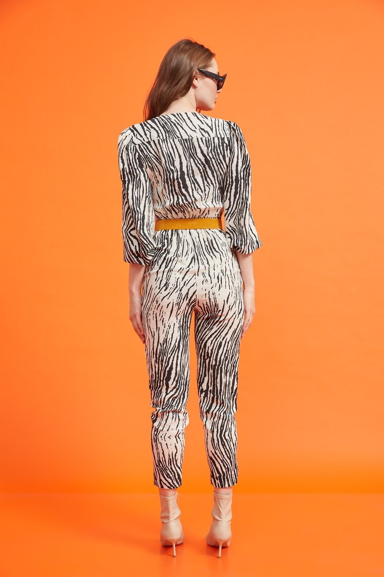 Siyah-Bej Kemerli Zebra Desen TulumST060S28143001